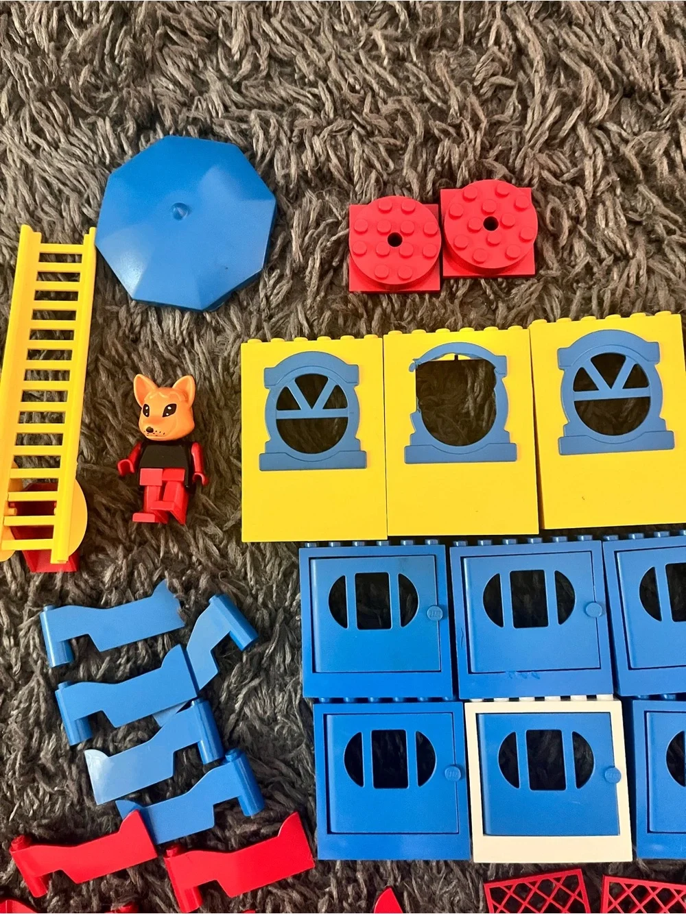 Lego Fabuland 1980s Vintage lot includes Freddy Fox mini figure,doors,windows